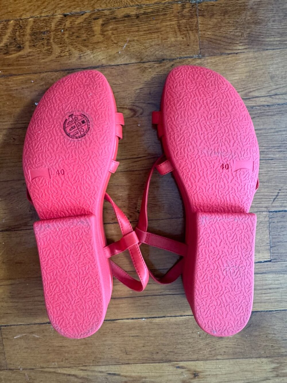 Strappy Red Camper Minikaah sandals - Picture 3 of 11